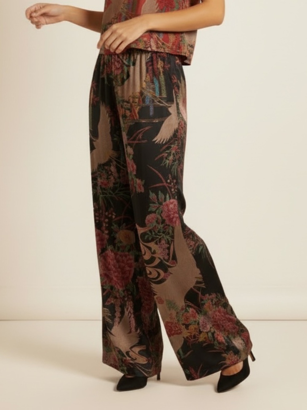 Citron - Elegant Crane Floral Silk Rayon Pull on Elastic Waist Pant - Medium